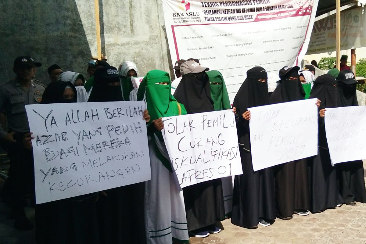 FPI Aceh datangi kantor Panwaslih Kota Lhokseumawe ungkap kecurangan Pemilu