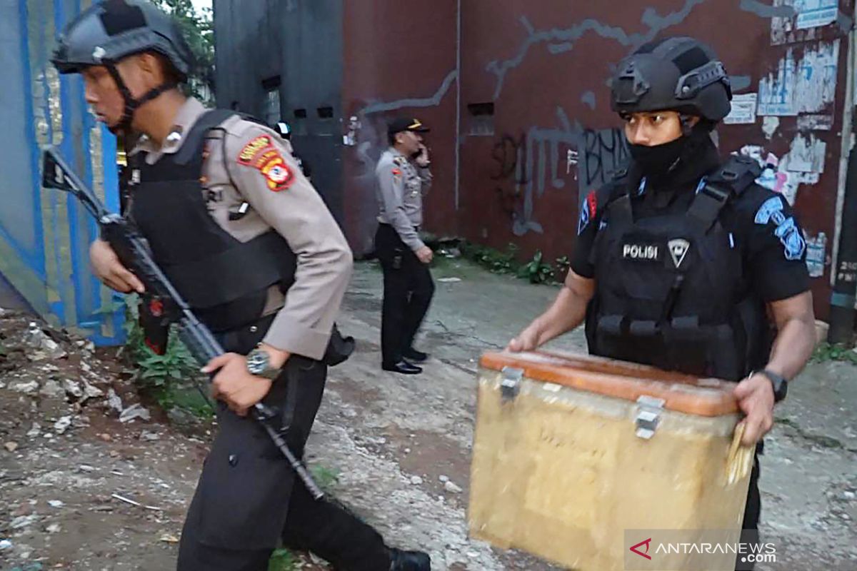 Polisi tangkap terduga teroris jaringan ISIS di Cibinong