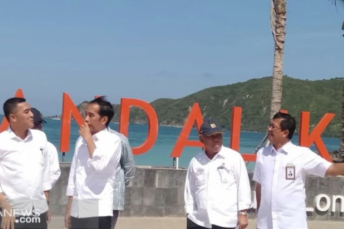 Jokowi tinjau lokasi Sirkuit MotoGP Lombok