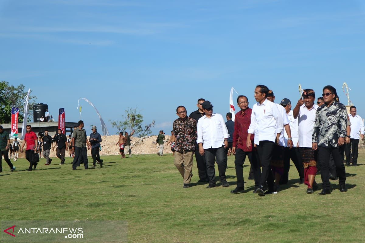 Jokowi pays visit to Kutuh sports tourism village in Bali
