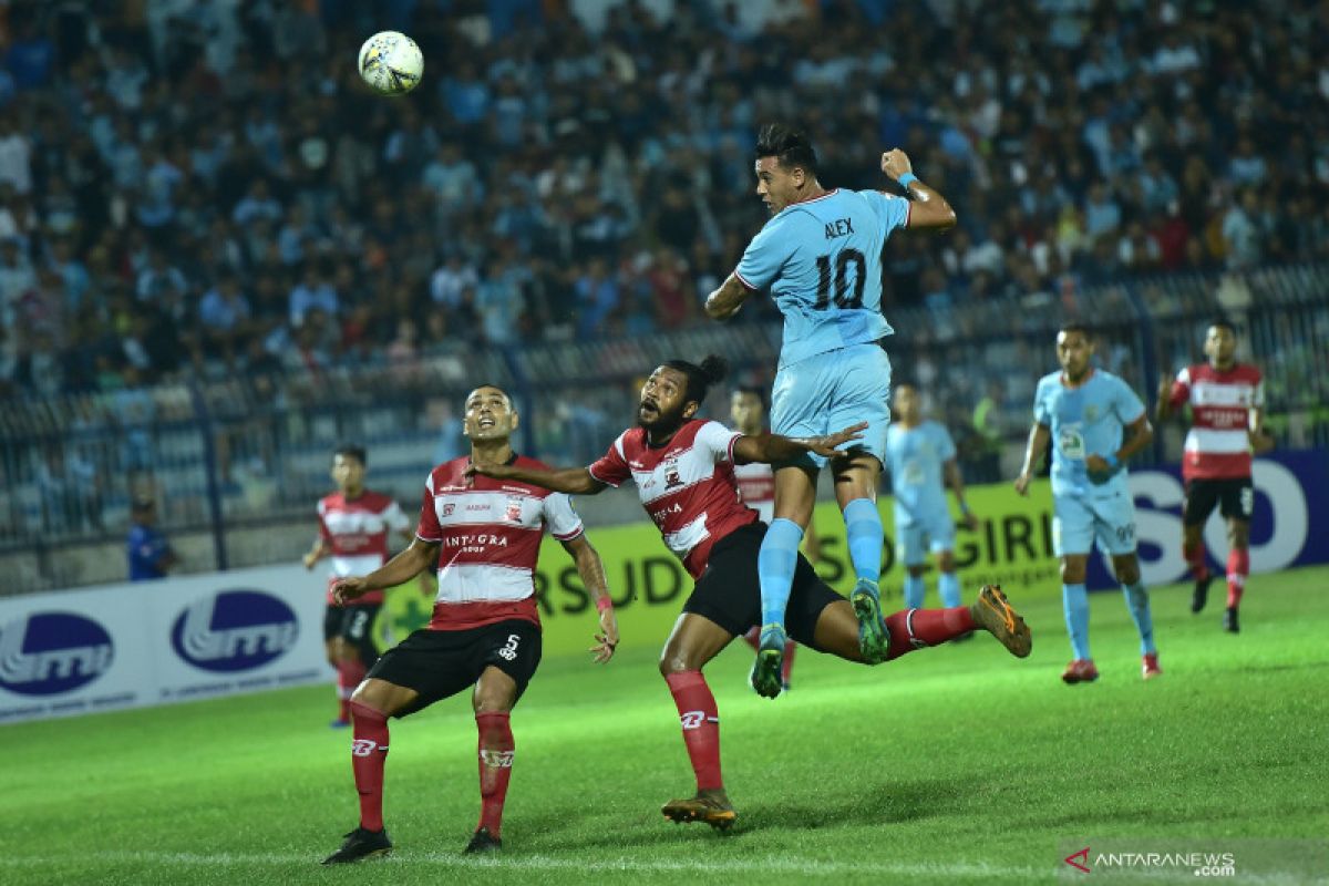 Persela dipermalukan Madura United 1-5