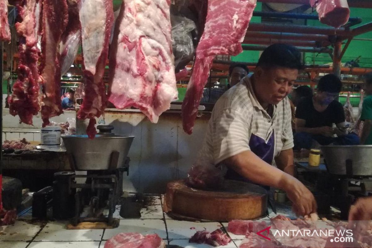 Minggu kedua bulan Ramadhan, harga daging sapi lokal stabil