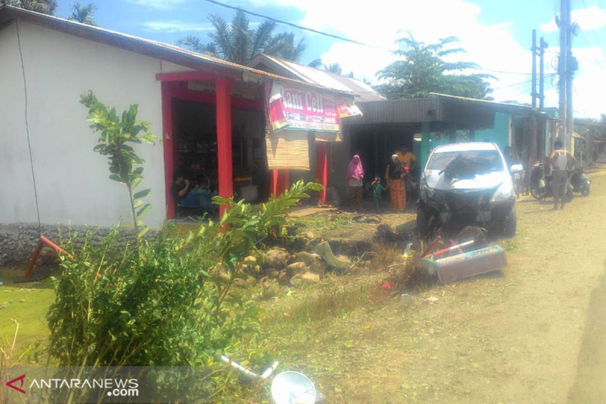 Mobil Rombongan Gubernur Bengkulu Kecelakaan di Mukomuko