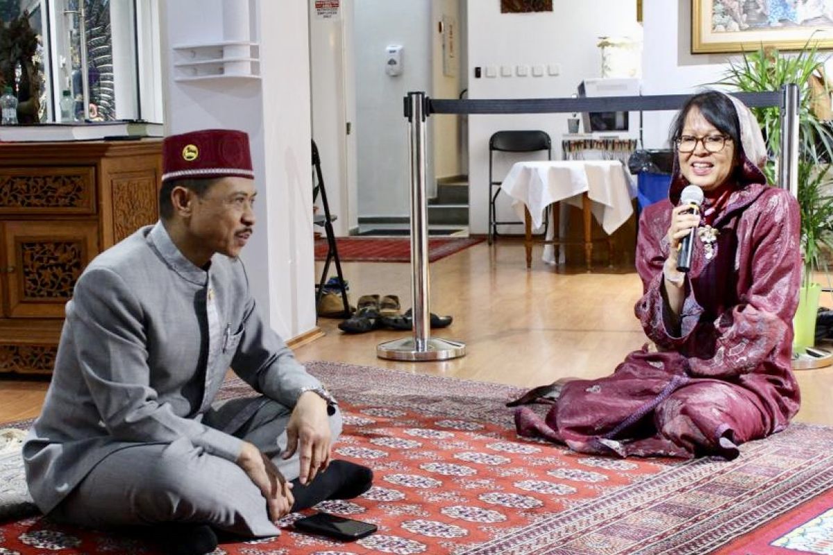 Imam mesjid New York Ustad Shamsi Ali beri ceramah di Slowakia