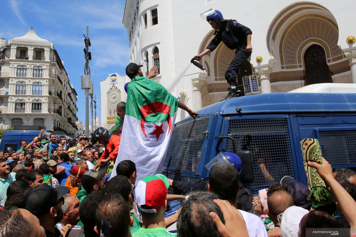 Presiden sementara Aljazair serukan dialog semua pihak untuk pemilu