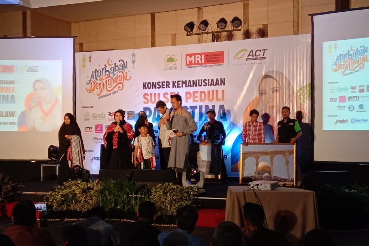 Melly Goeslaw mengajak warga berdonasi di Konser Peduli Palestina