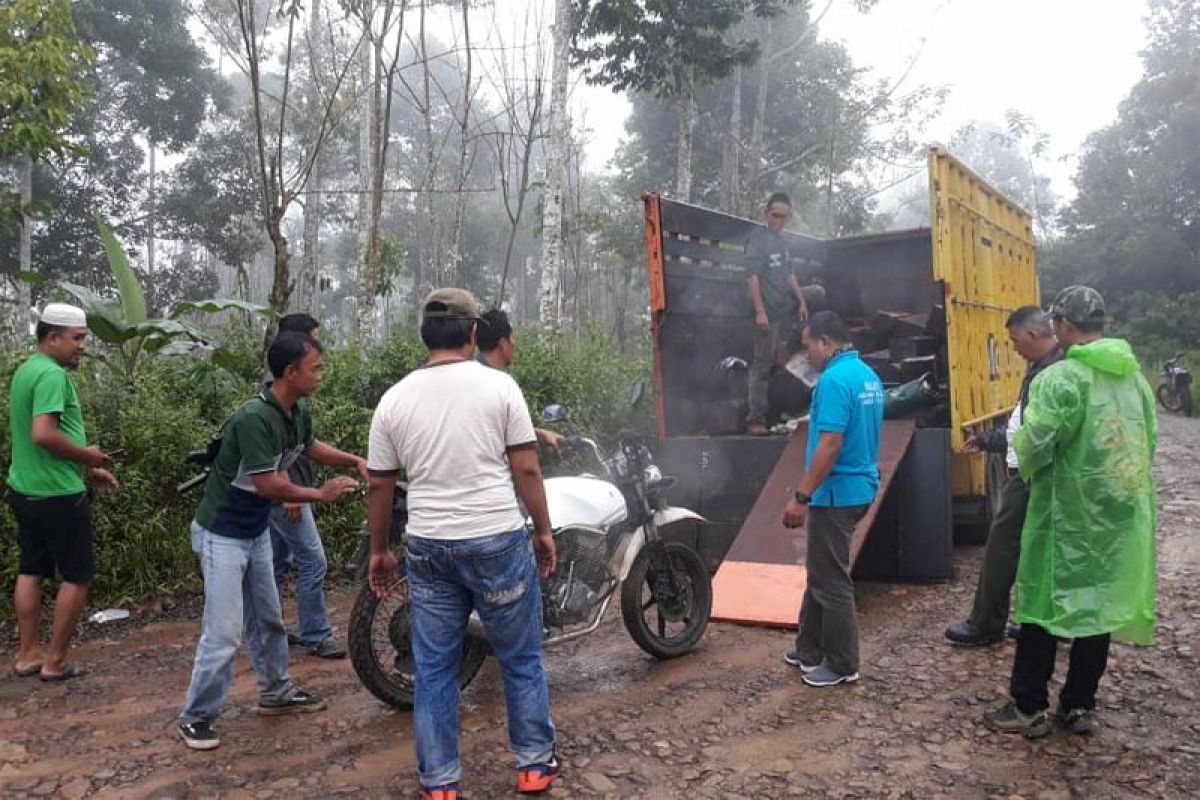 Polhut dan Kodim Tanggamus Lampung Tangkap Pembalak Liar