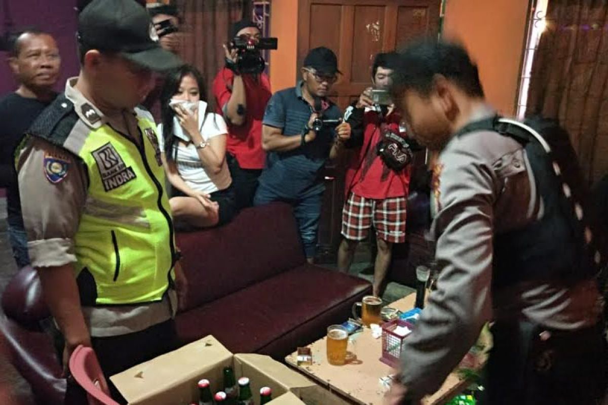 Satpol PP Tangerang amankan 250 botol miras