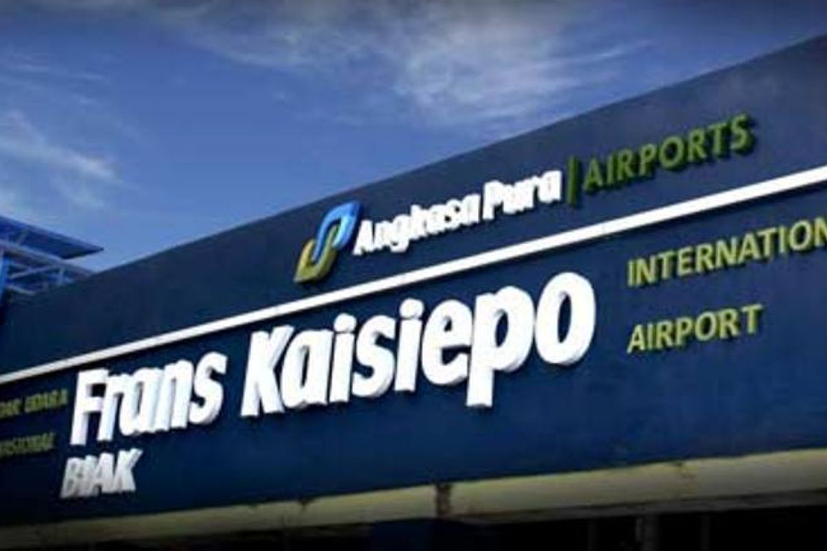 Arus mudik di Bandara Internasional Frans Kaisiepo Biak masih sepi