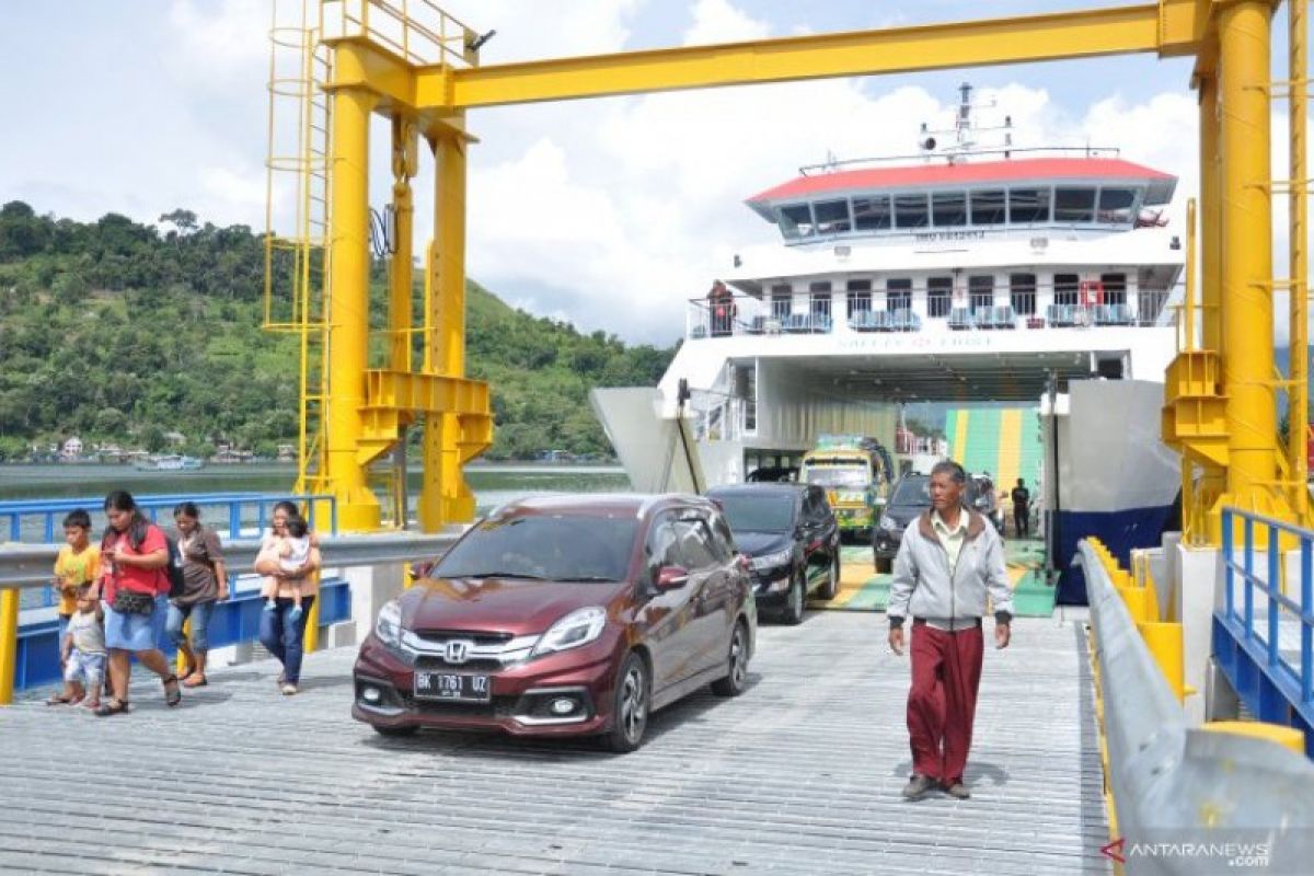 Kapal penyeberangan Danau Toba siap angkut pemudik (Video)