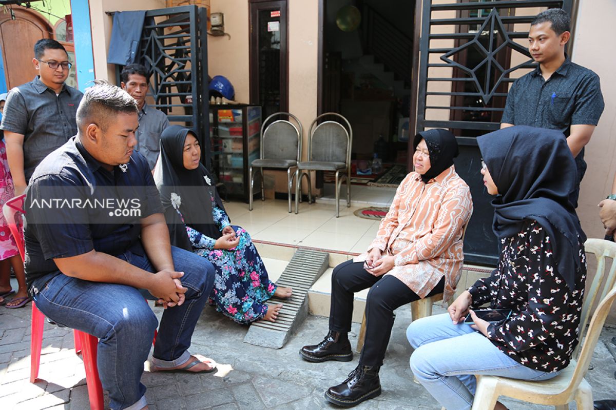 Wali Kota Surabaya kunjungi 11 keluarga KPPS meninggal