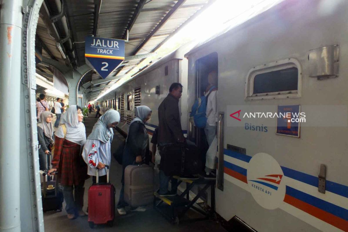 Masa angkutan Lebaran, KAI Daop Jember tambah gerbong KA Mutiara Timur