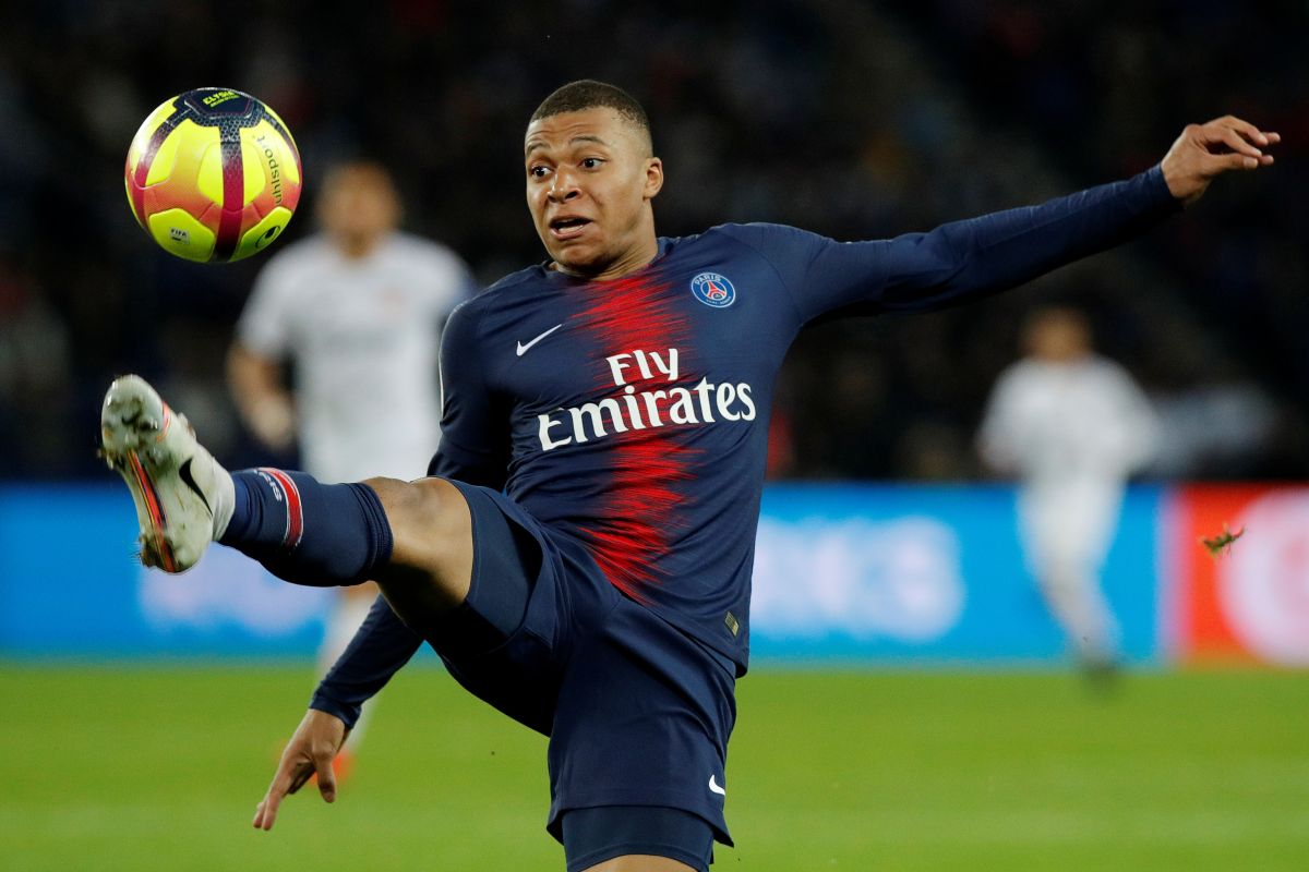 Perburuan Mbappe oleh Madrid ditunda hingga musim depan