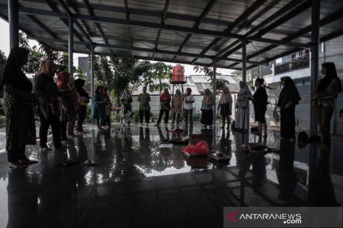 Sekolah Perempuan Ciliwung ingin menekan KDRT lewat pendidikan