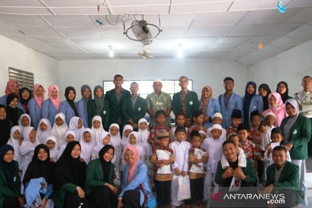 BEM dan SEMA Polbangtan Medan menyantuni anak yatim