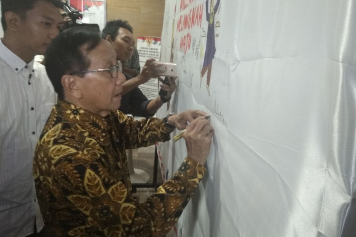 Kata Akbar Tanjung "People power" tidak relevan tolak hasil pemilu