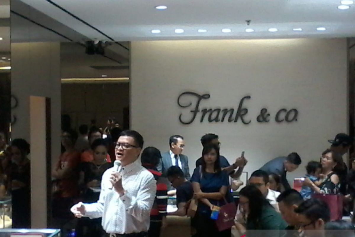 Hedi Yunus meriahkan Anniversary Day Frank & co ke-23 di Manado