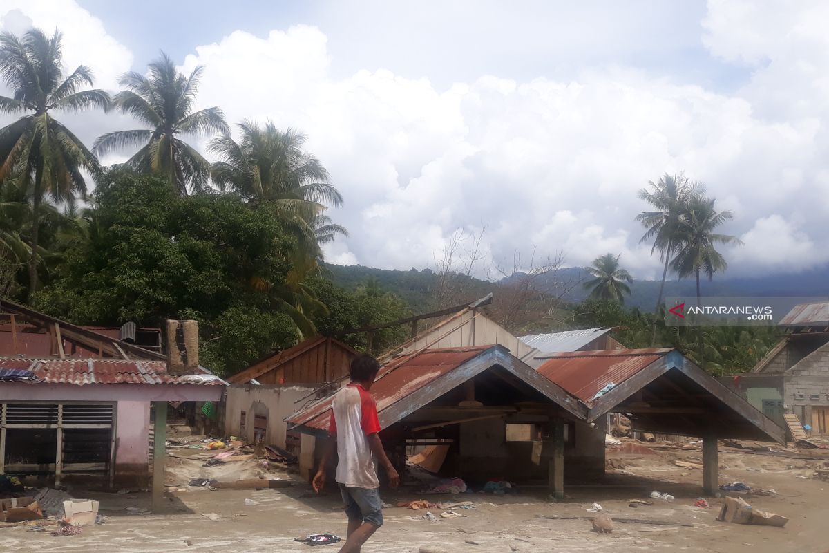 Korban banjir Bangga-Sigi butuh air bersih