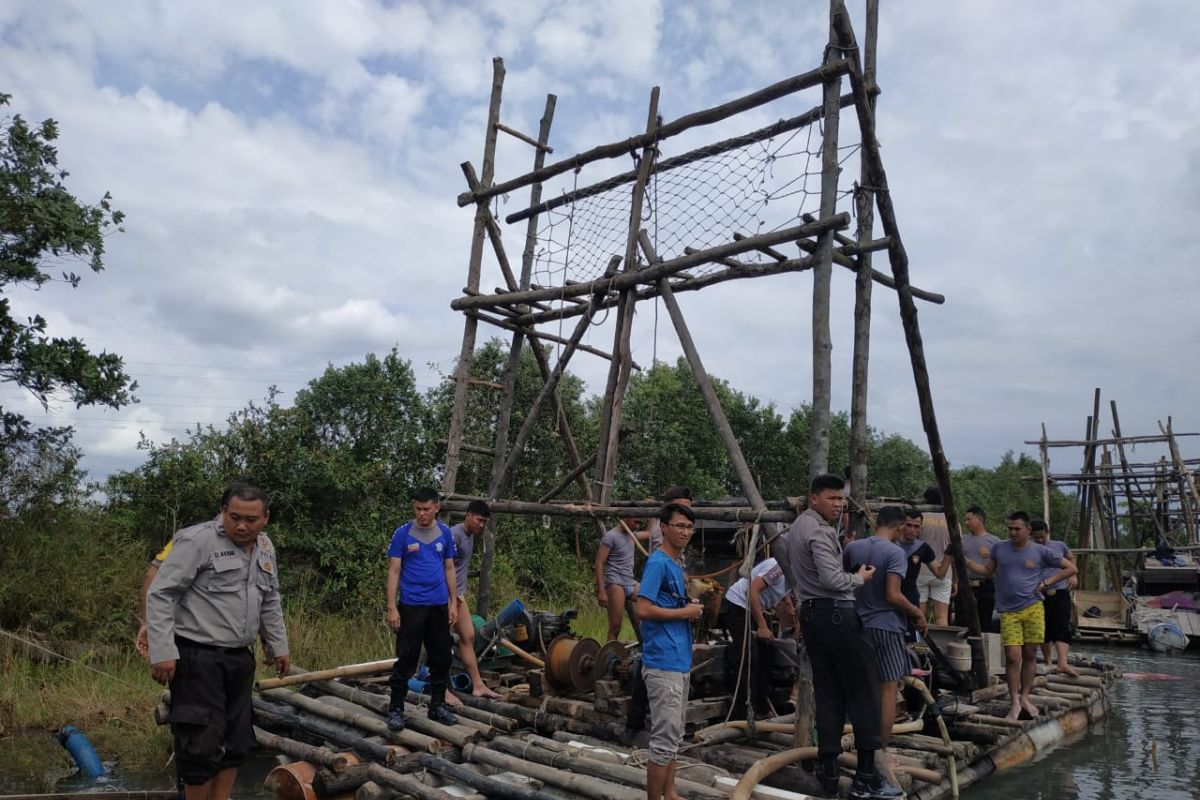 Polres Bangka Tengah tertibkan tambang timah rambah kawasan terlarang