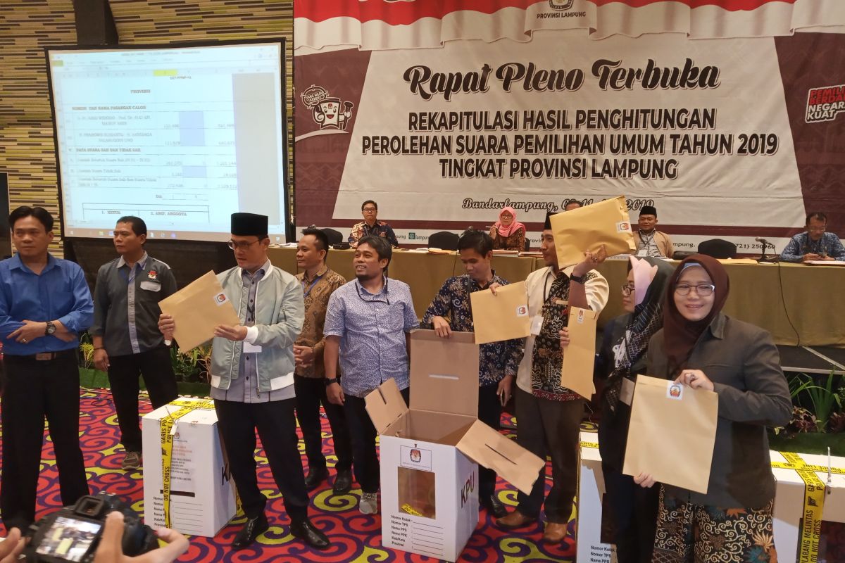 KPU Lampung sahkan empat teratas anggota DPD 2019-2024
