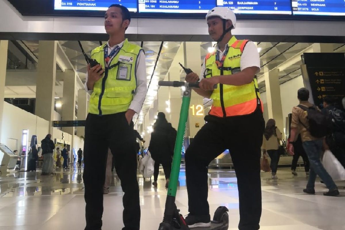 AP II dan Grab uji coba skuter listrik di Terminal 3 Bandara Soetta