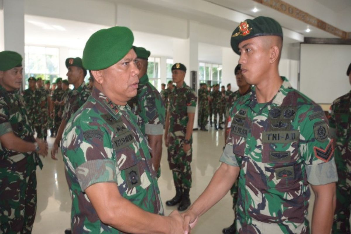 10 anggota TNI AD terima KPLB karena berhasil membina KKSB
