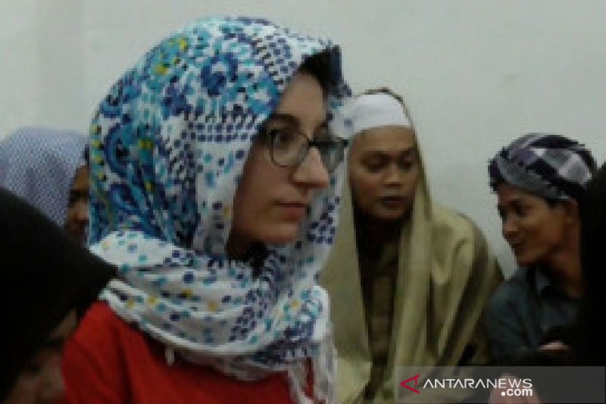 Mahasiswa Prancis belajar Islam di pesantren Deli Serdang (video)