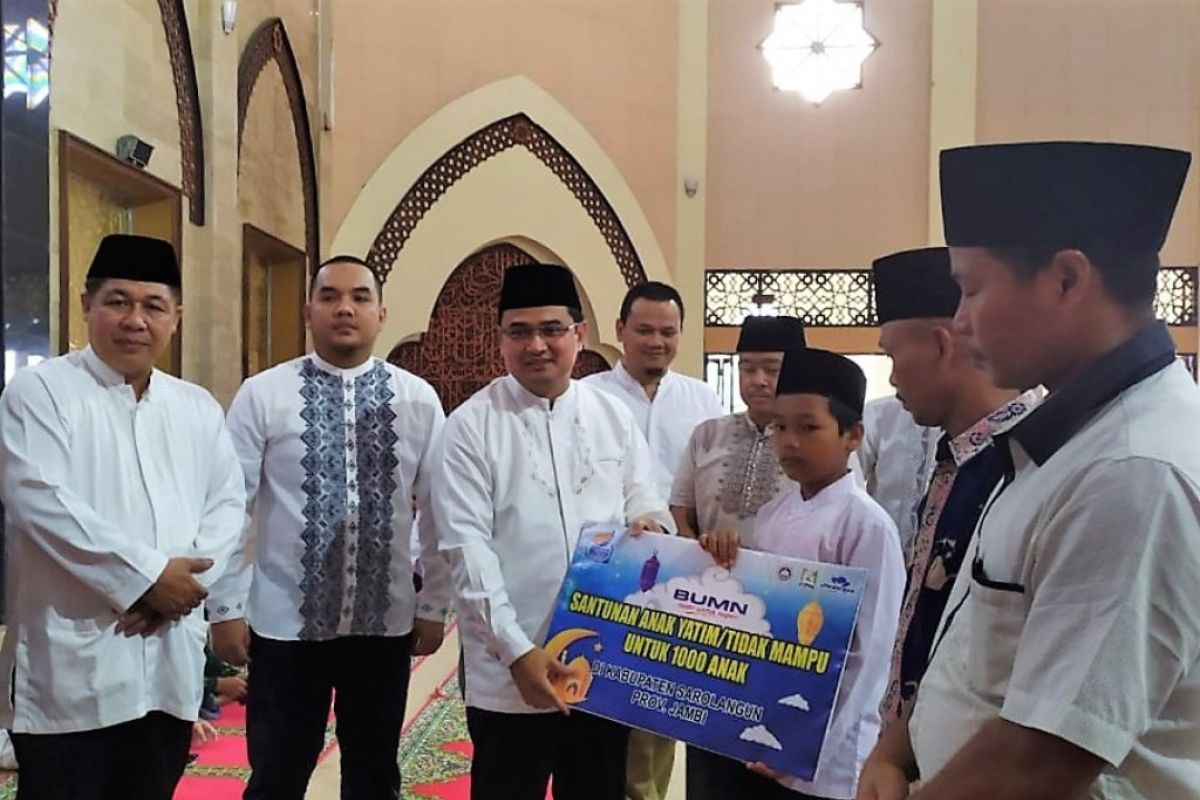 PT Semen Baturaja santuni seribu anak yatim