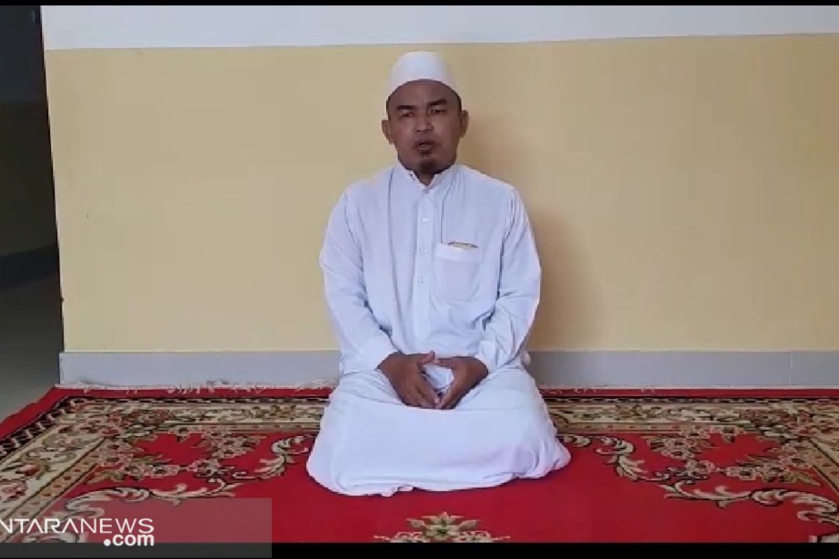 Ketua Masjid Jami' Alfat Bangka mengajak masyarakat menahan diri