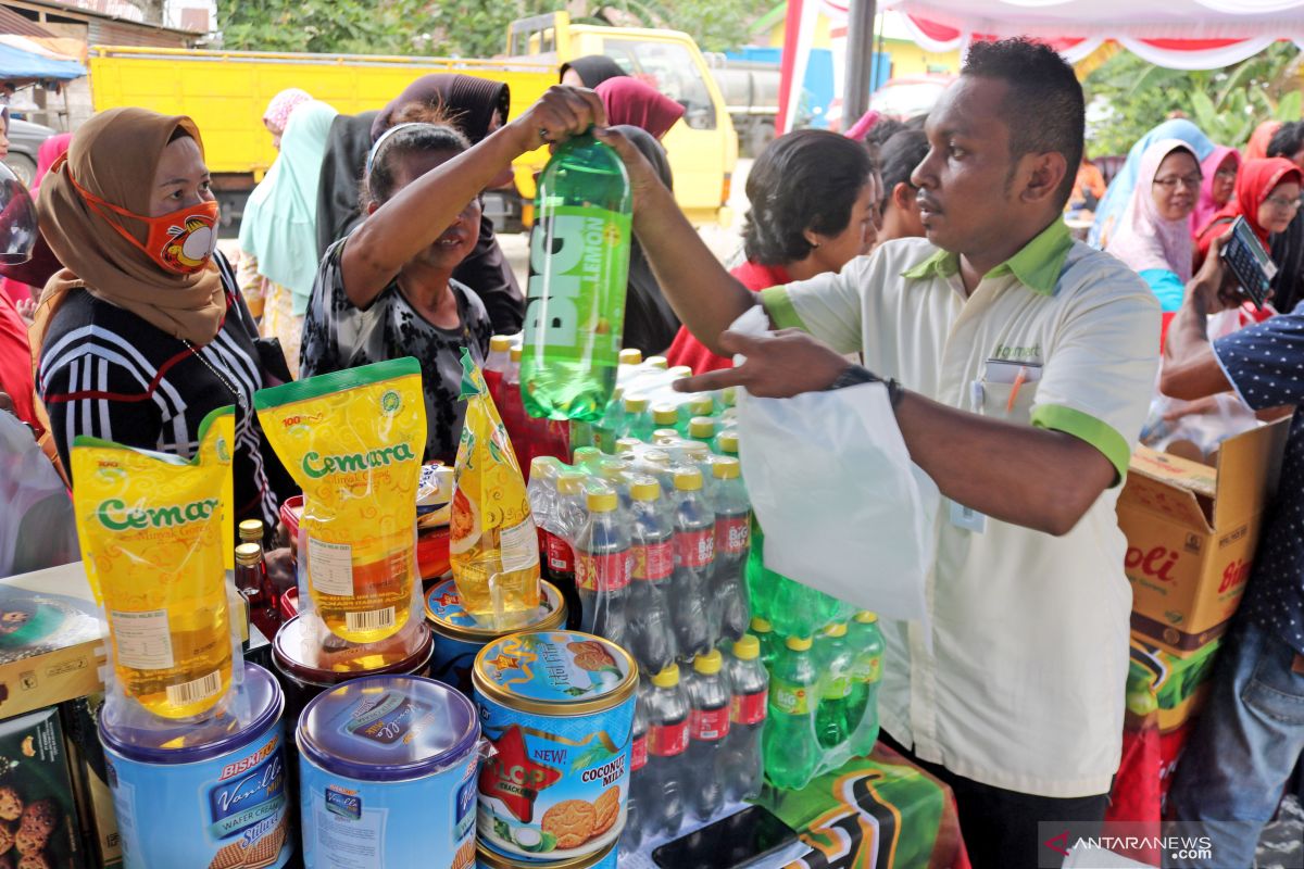Warga padati pasar murah Ramadhan digelar Pemkot Ambon