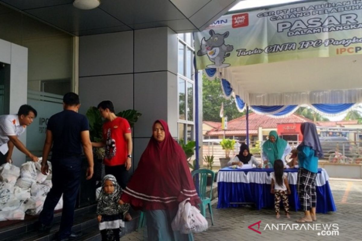 IPC Pangkalbalam bagikan 3.000 paket sembako murah