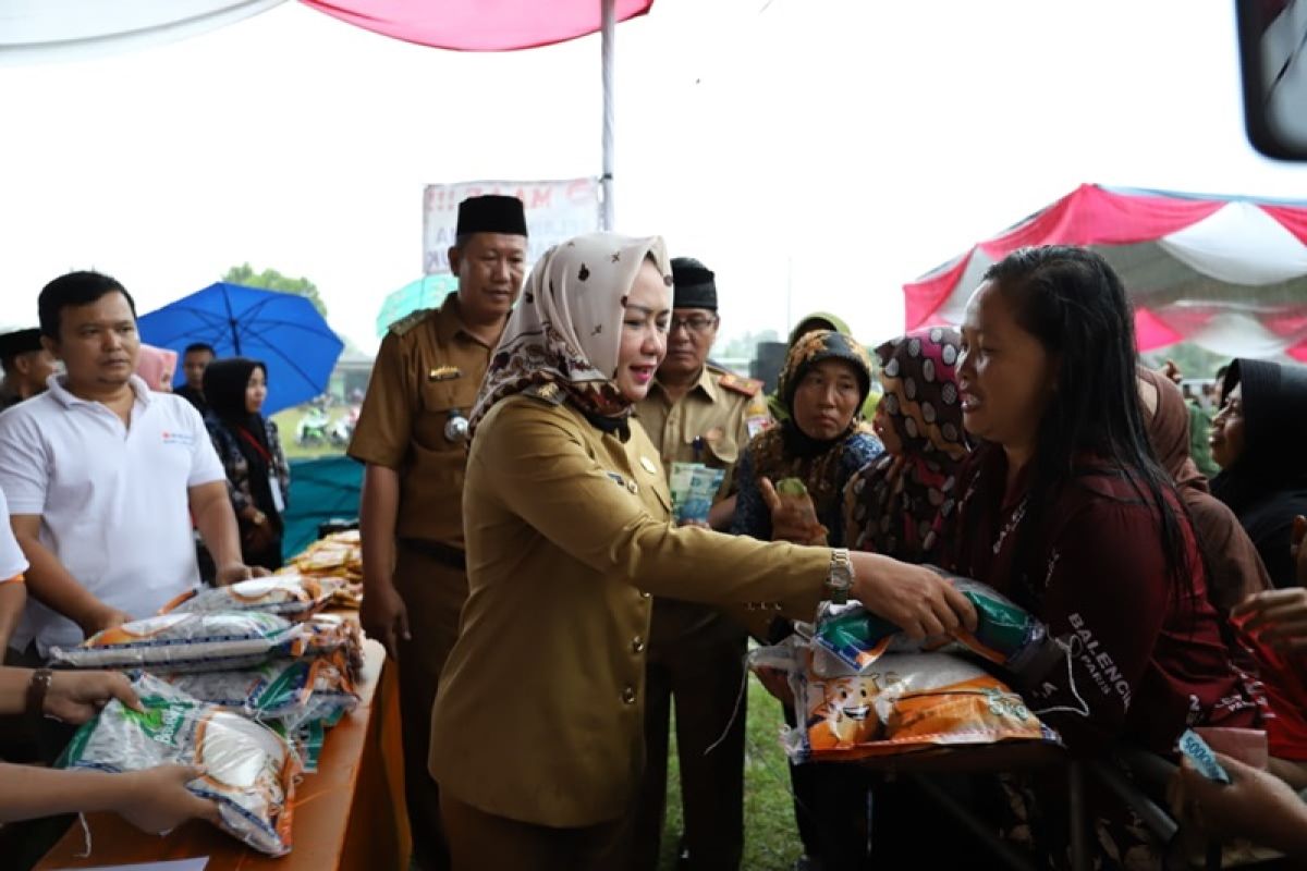 Masyarakat Tulangbawang antusias sambut pasar murah