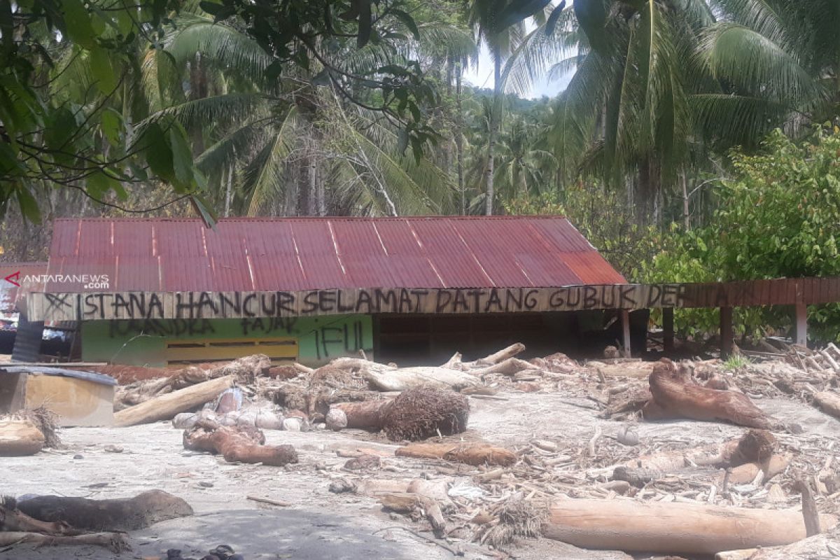 Korban banjir Bangga-Sigi sulit evakuasi isi rumah