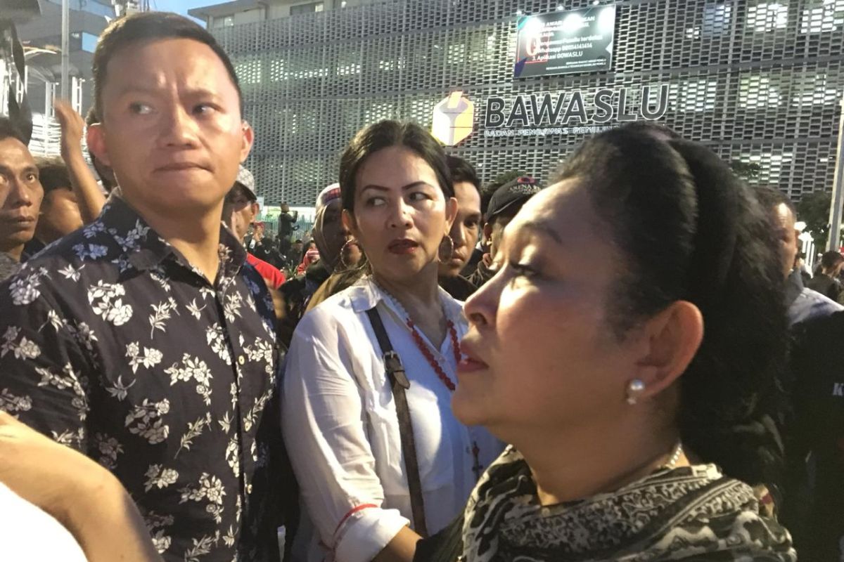 Titiek Soeharto menanggapi hasil Pilpres 2019