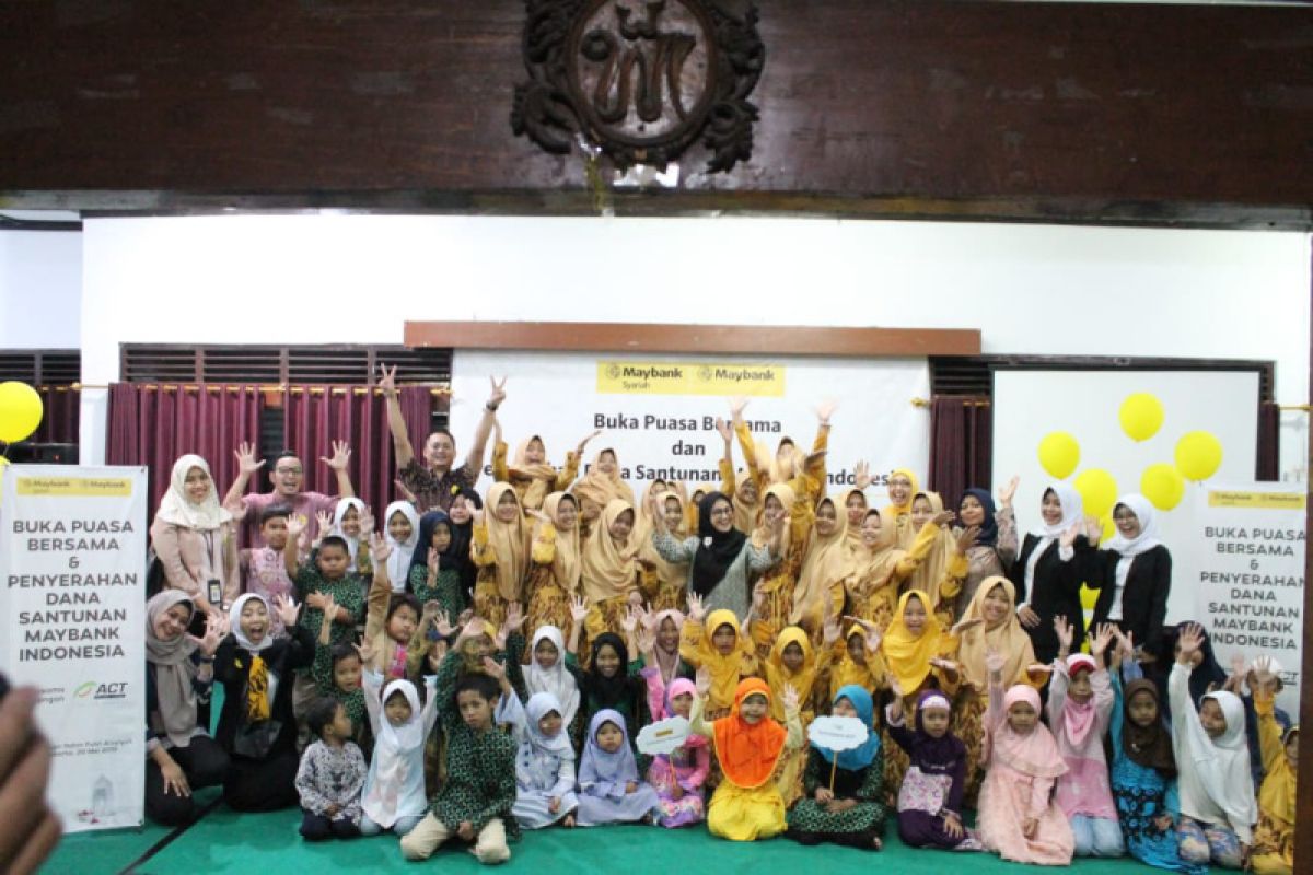 ACT-Maybank Syariah DIY memberi santunan ratusan anak yatim