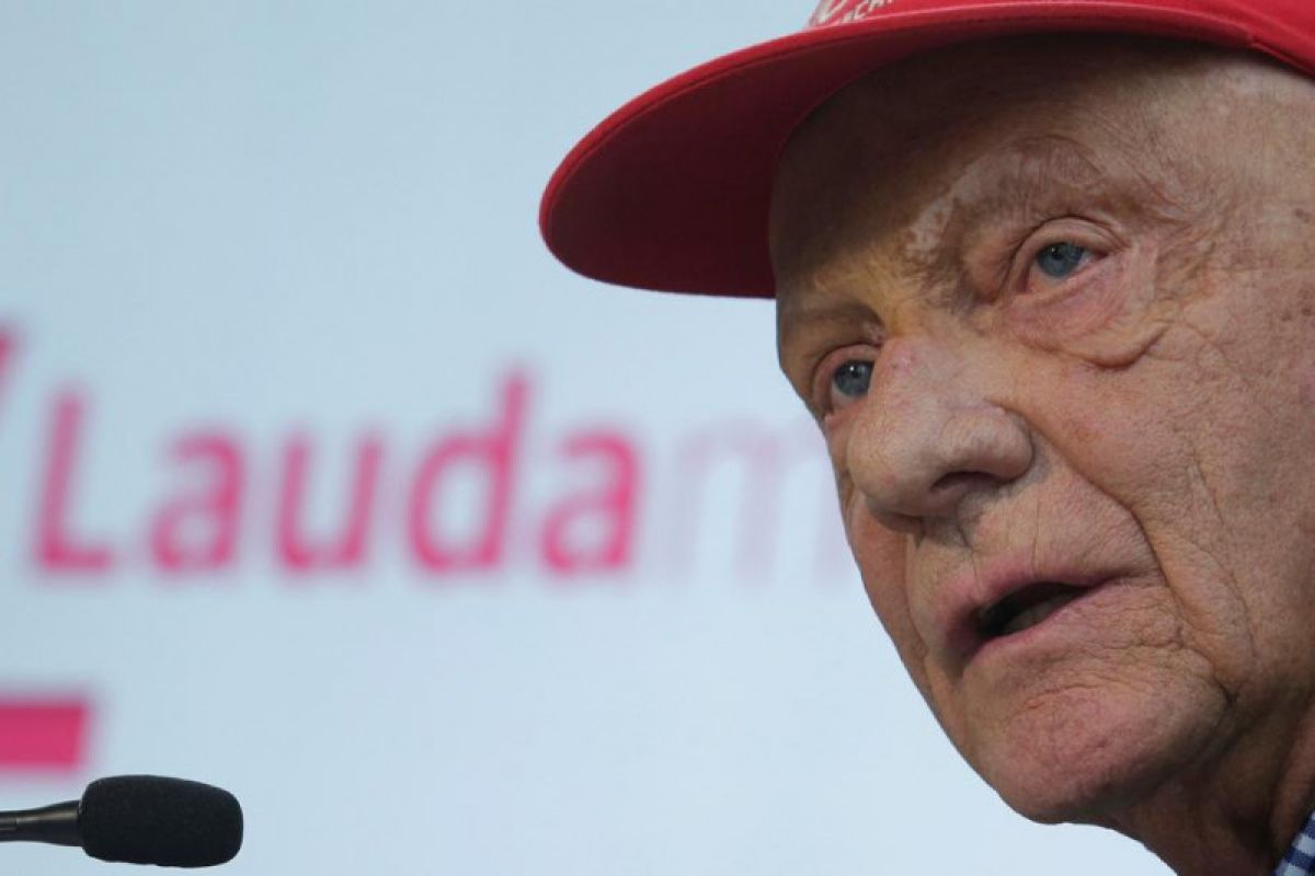 Mantan pembalap F1 Niki Lauda meninggal dunia