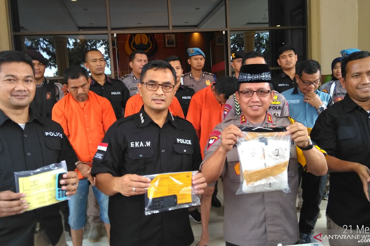 Polisi Jambi tangkap mantan Kades pembawa 1,2 Kg sabu