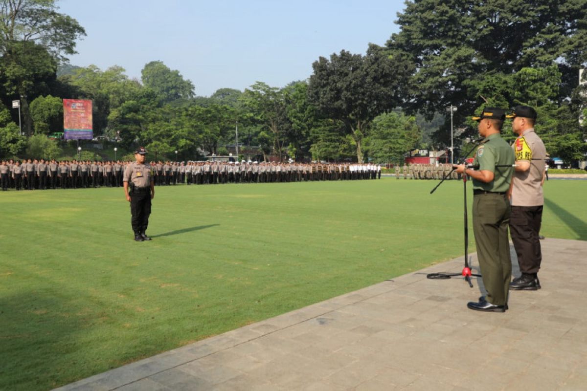 Ribuan personel gabungan mengawal pergerakan massa di Bogor