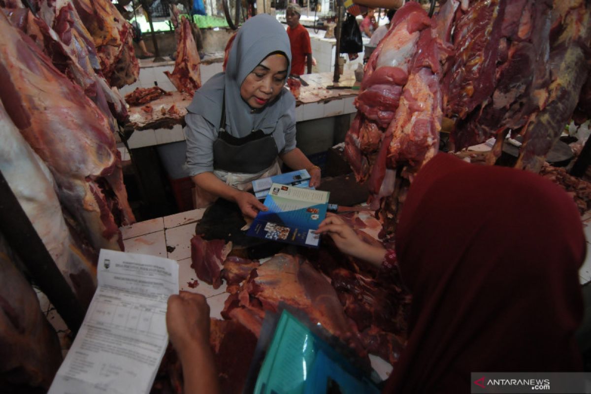 Yogyakarta tindak tegas pedagang daging tidak penuhi "her kuering"