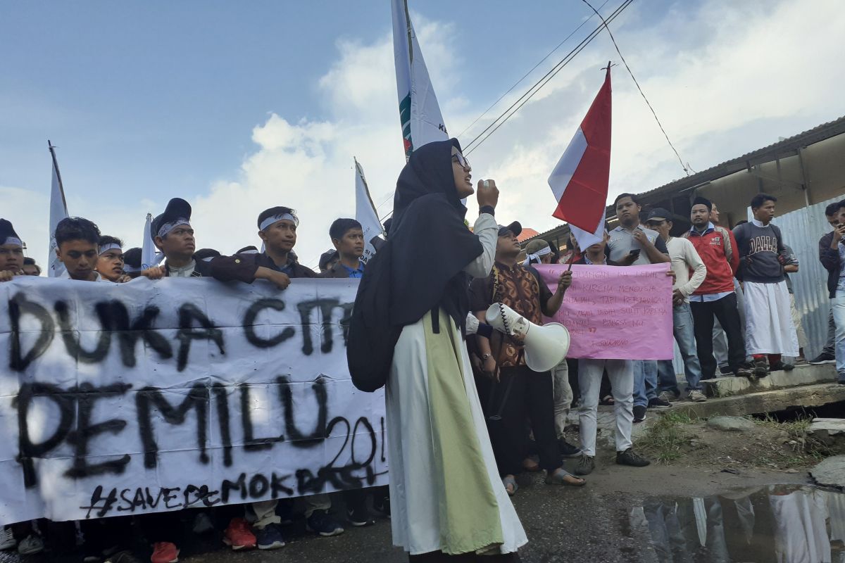 KAMMI Padang tuntut kejelasan meninggalnya KPPS