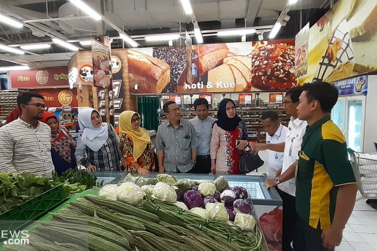 Komisi II DPRD Riau sidak pasar, harga bahan pokok stabil jelang lebaran