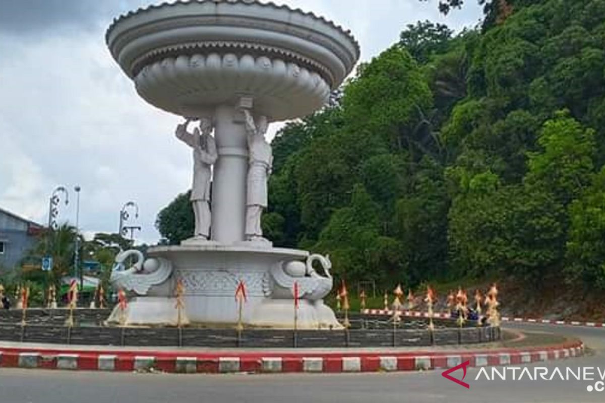 Persiapan masyarakat Dayak Singkawang untuk kegiatan Naik Dango