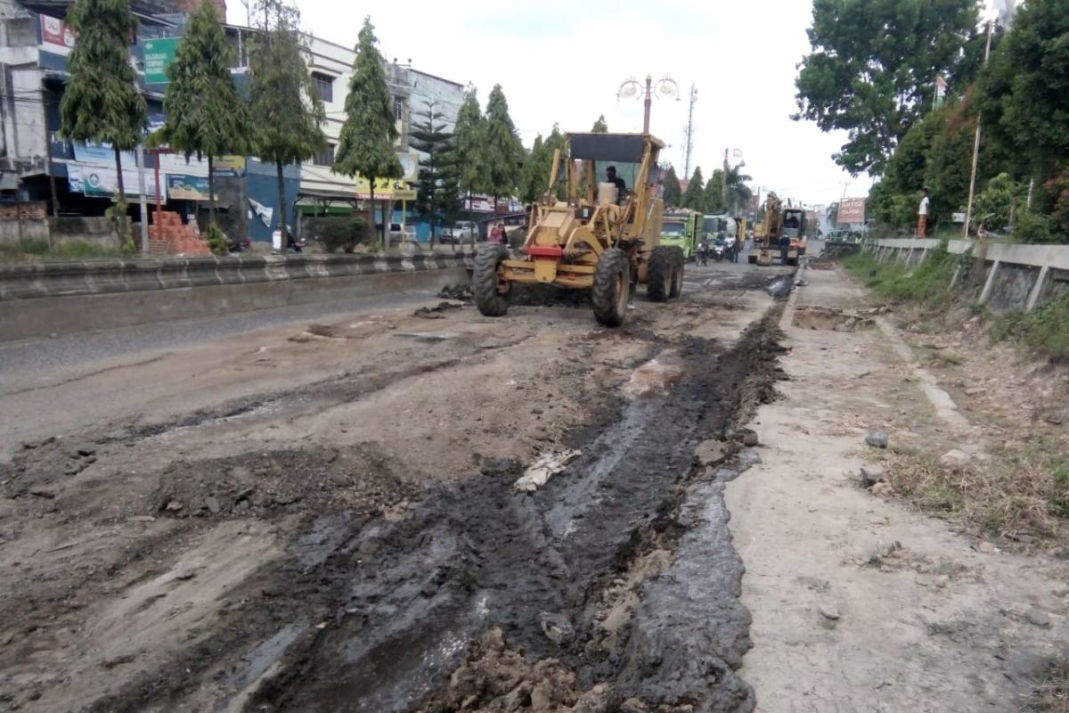 Alat berat siaga di jalur mudik  Batanghari Jambi