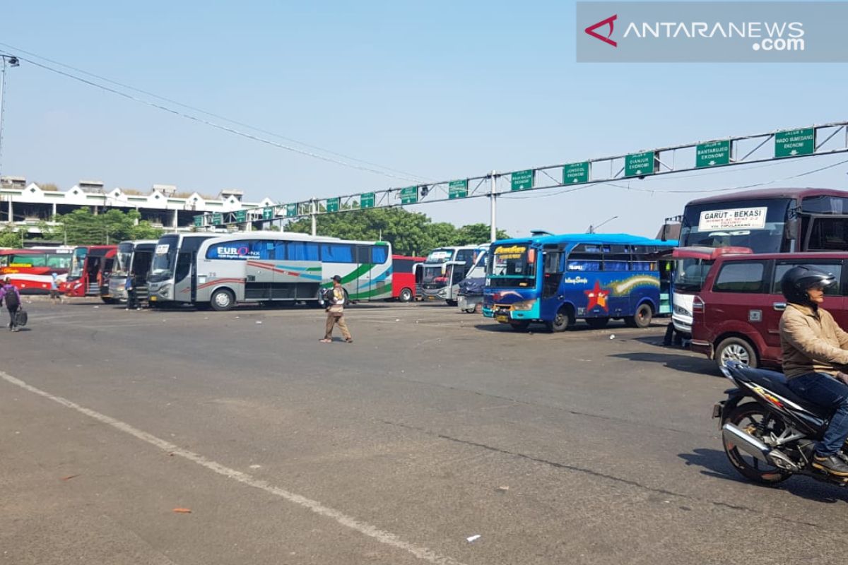 Waduh, ada belasan bus di Terminal Bekasi tidak laik jalan