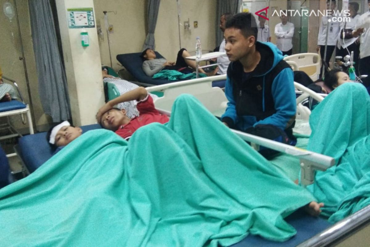Siswa sekolah olahraga keracunan  dilarikan ke dua rs di Palembang