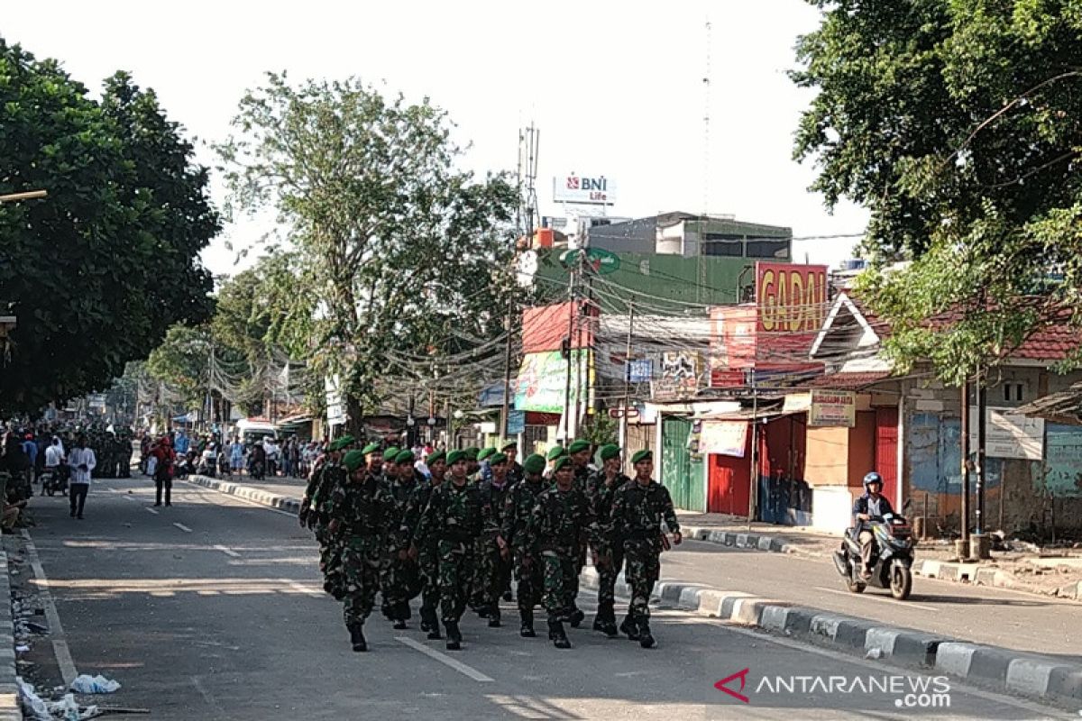 Aparat tetap berjaga meski Petamburan mulai kondusif