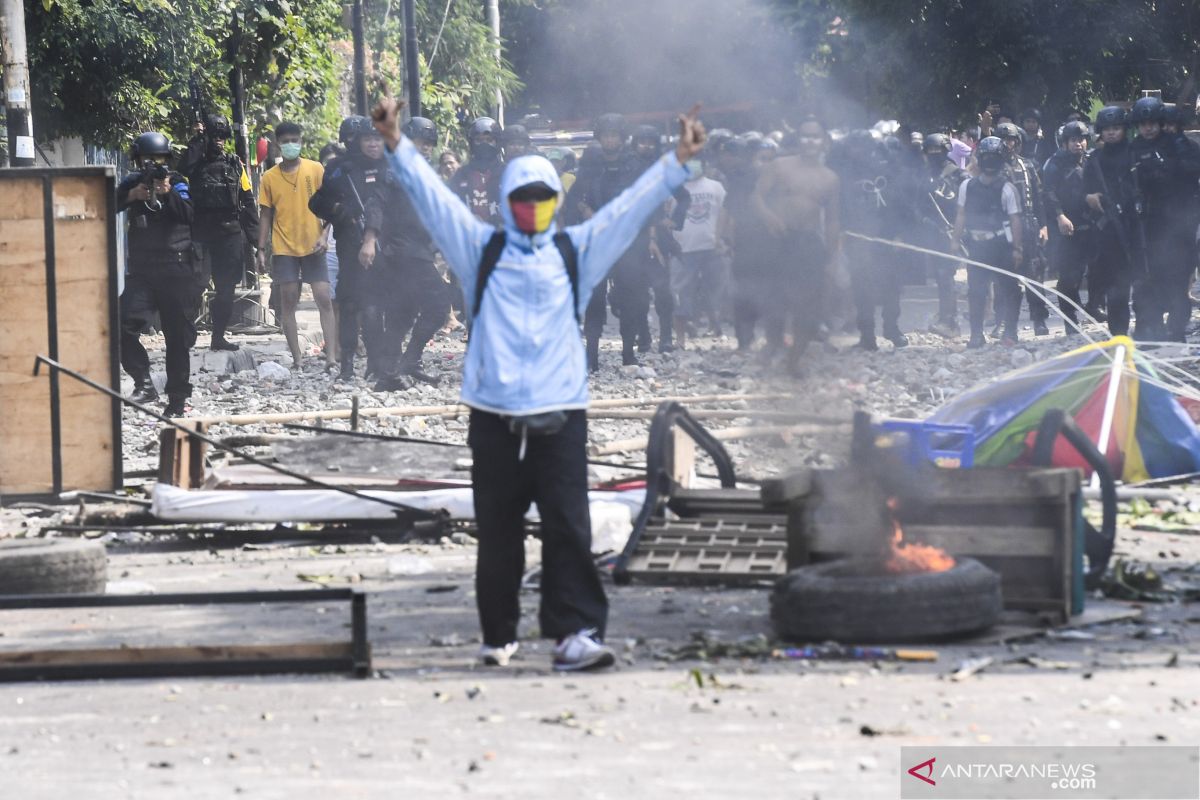 Tens of suspected provocateurs taken to Jakarta Metropolitan Police