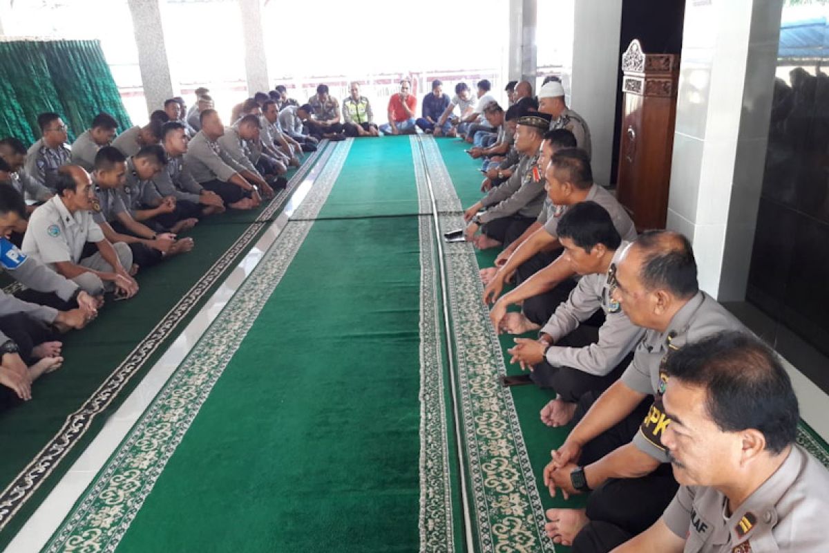 Polres Tanggamus gelar zikir doakan petugas pengamanan di Jakarta