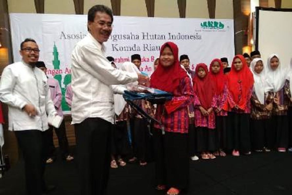 APHI Komda Riau santuni puluhan anak yatim  Pekanbaru