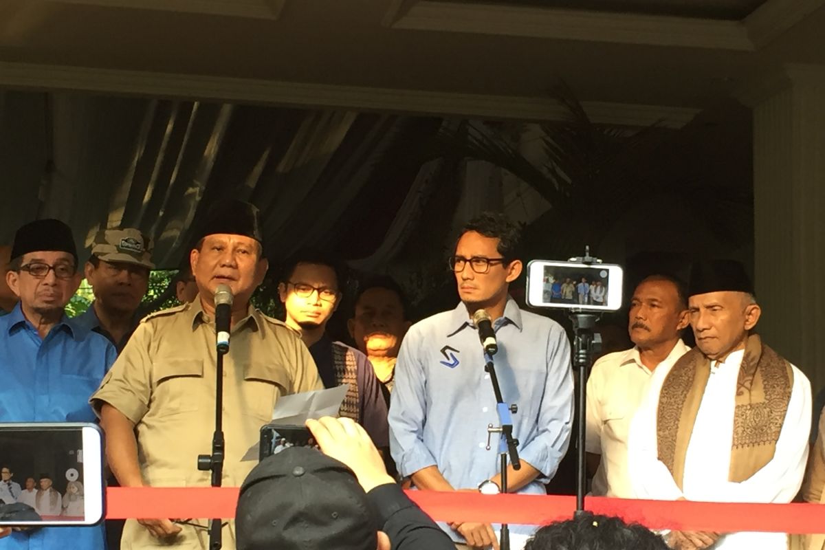 Prabowo visits riot victims